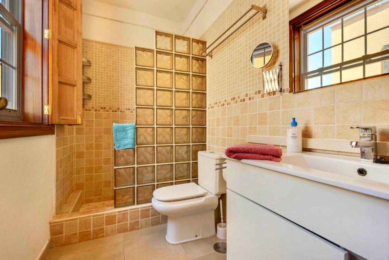 Remarkable 2-Bed House In Arona أرونا المظهر الخارجي الصورة