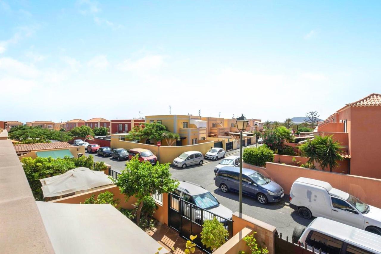 Remarkable 2-Bed House In Arona أرونا المظهر الخارجي الصورة