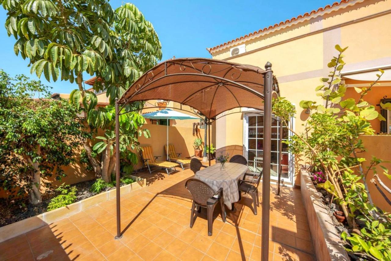 Remarkable 2-Bed House In Arona أرونا المظهر الخارجي الصورة